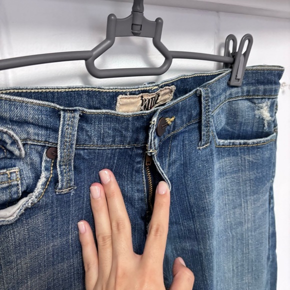 Indie Low-Rise Medium Wash Flared Jean Size 29 - Picture 2 of 7